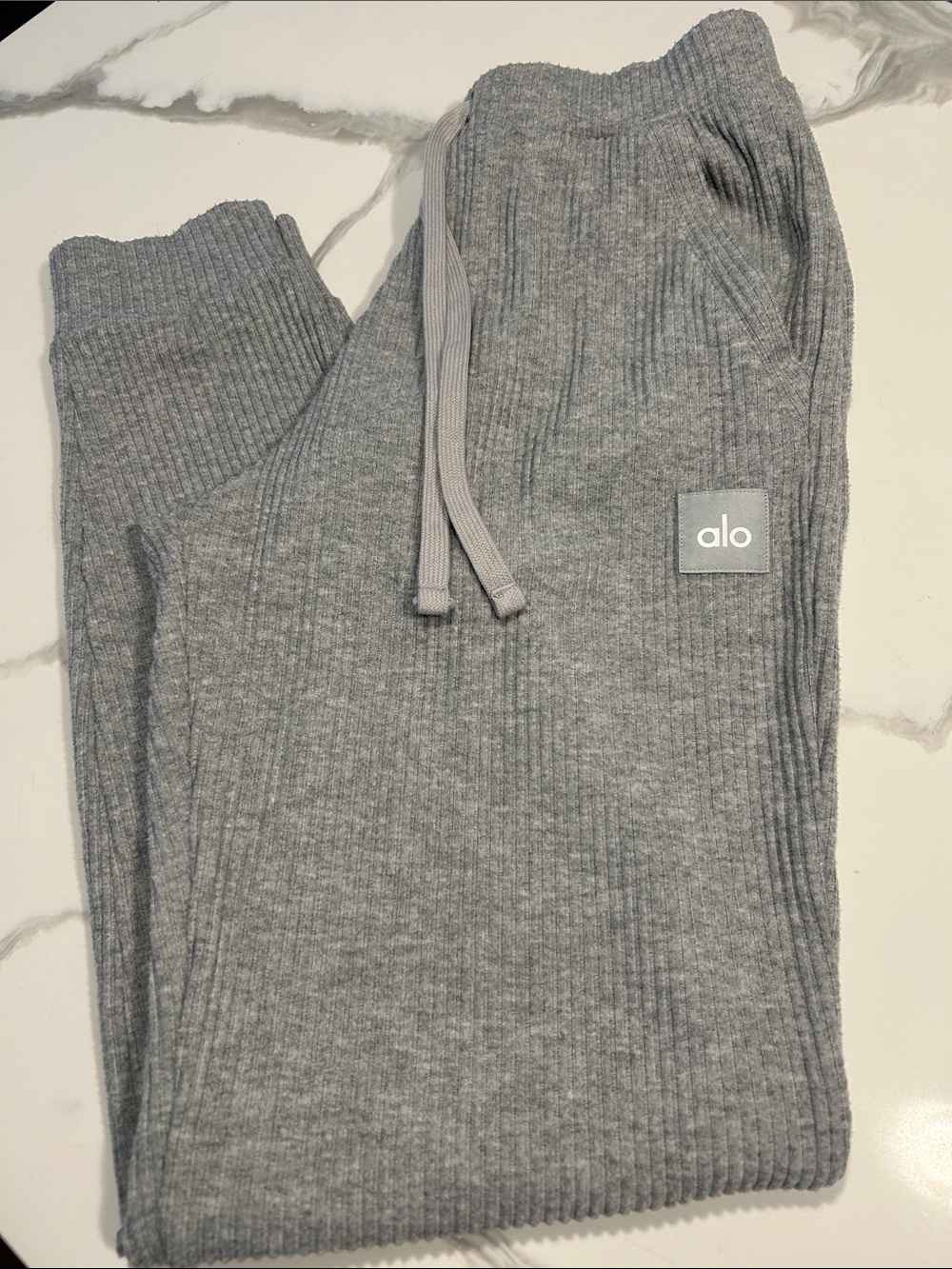 ALO Gray Ribbed Cropped Hoodie & Jogger Set - Picture 2 of 7